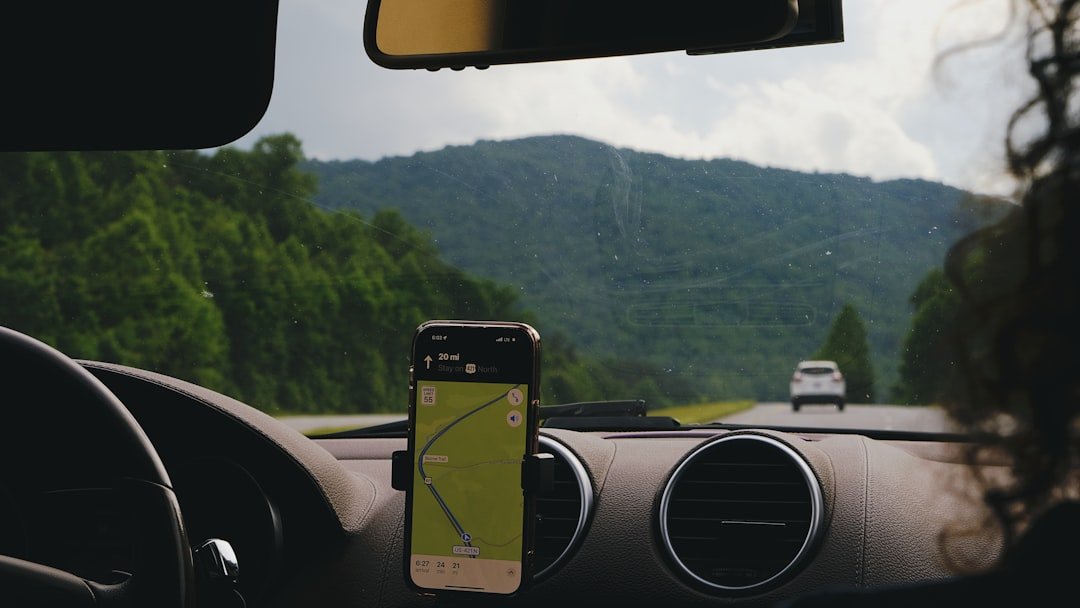 Best phone mount for car with large phones